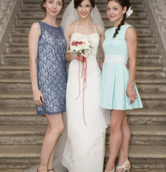 Новое-изделие---платье-подружки-невесты-(справа),-2-недели